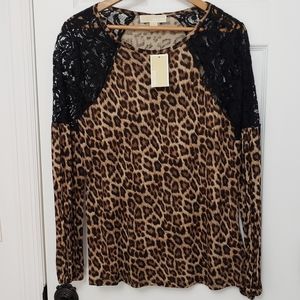 Leaopard mixed fabric lace top